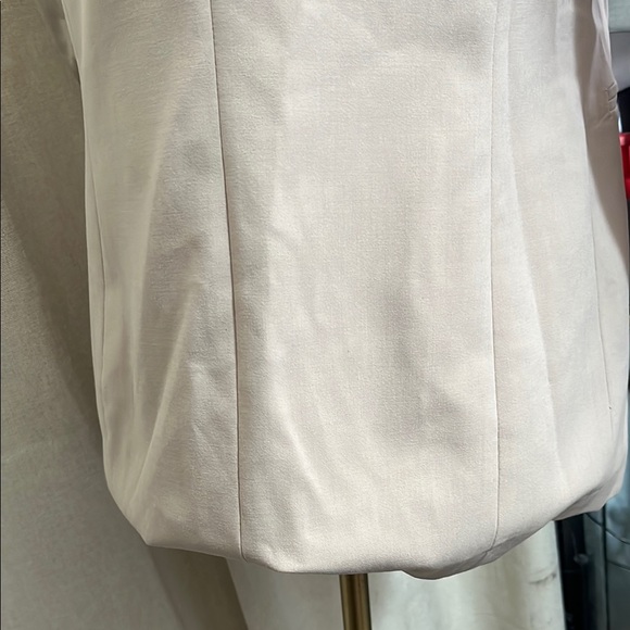 Elegant Cream Women's Blazer - Picture 7 of 7